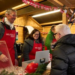 Glühweinstand der LKZ auf dem W-Markt